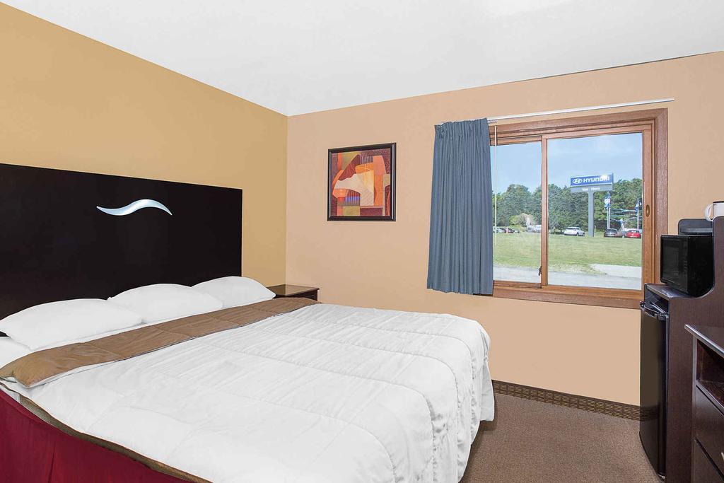 Super 8 By Wyndham Sheboygan Wi Μοτέλ Εξωτερικό φωτογραφία